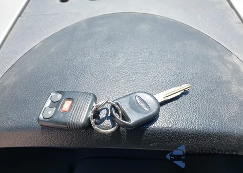 2005 Ford F-150 Fx4/Lariat/Xlt from USA, damaged, VIN 1FTPW14525KE84564